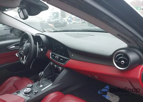 2018 Alfa Romeo Giulia Ti Sport Awd z USA, uszkodzony, nr VIN ZARFAEENXJ7593311